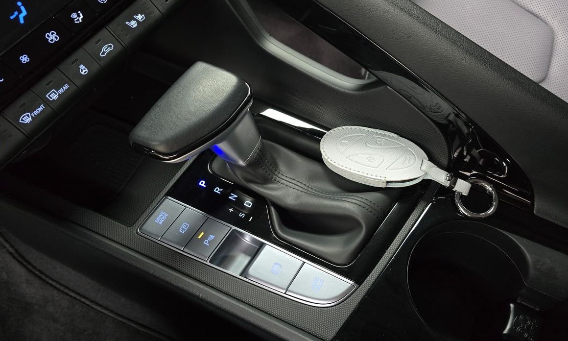 Hyundai AVANTE 2024