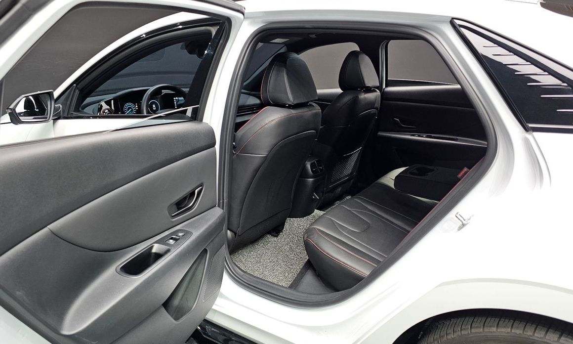 Hyundai AVANTE 2025