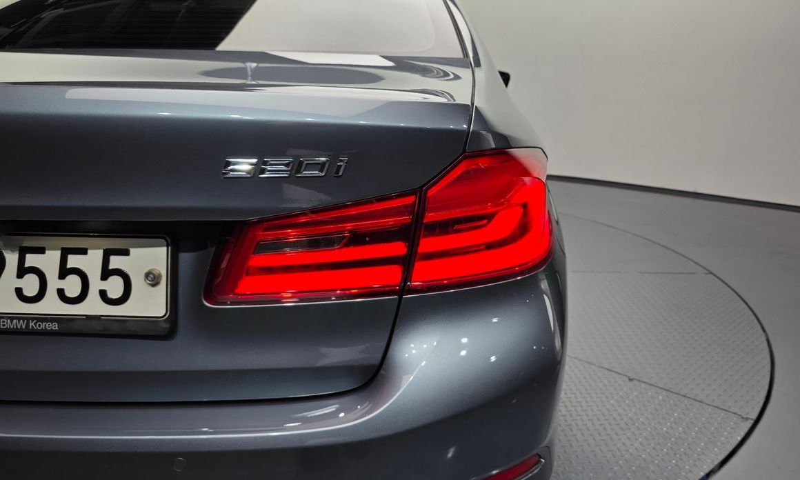 BMW 5-Series 2019