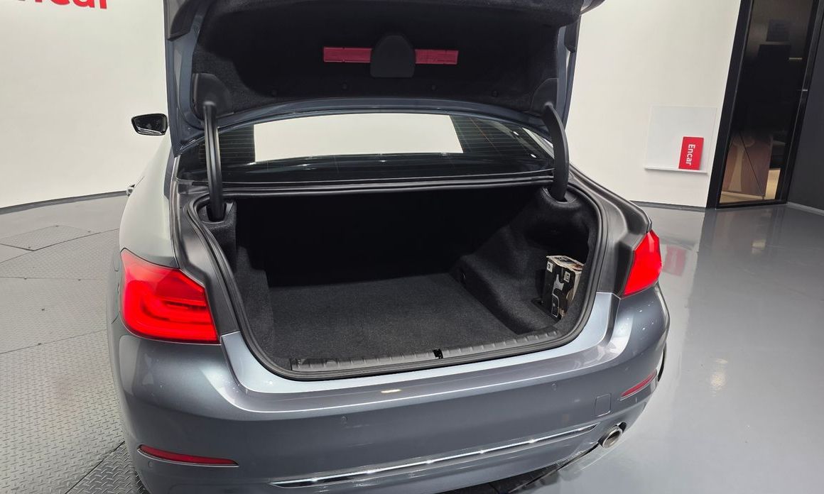 BMW 5-Series 2019