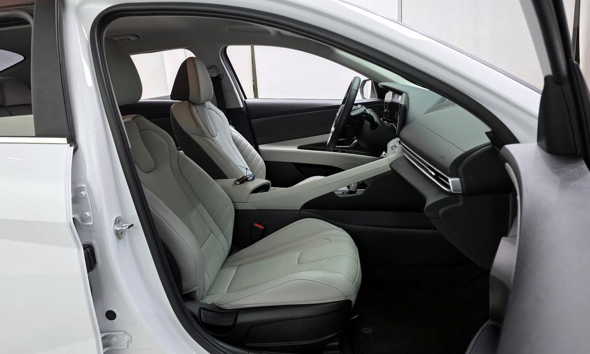 Hyundai AVANTE 2022
