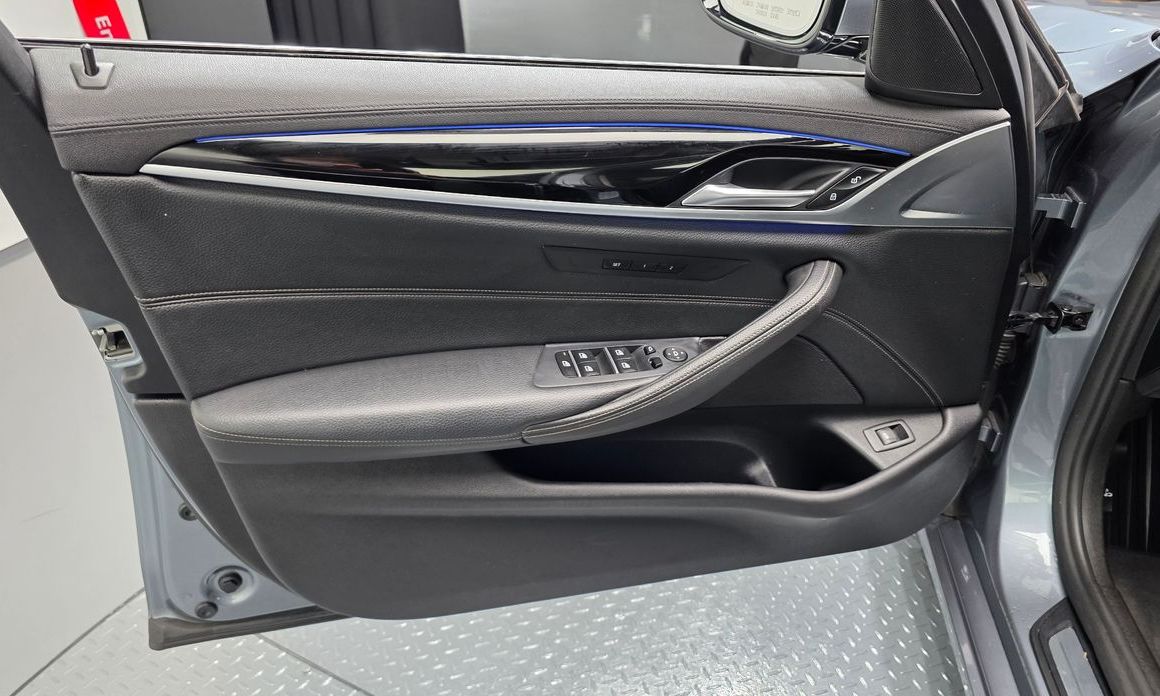 BMW 5-Series 2019