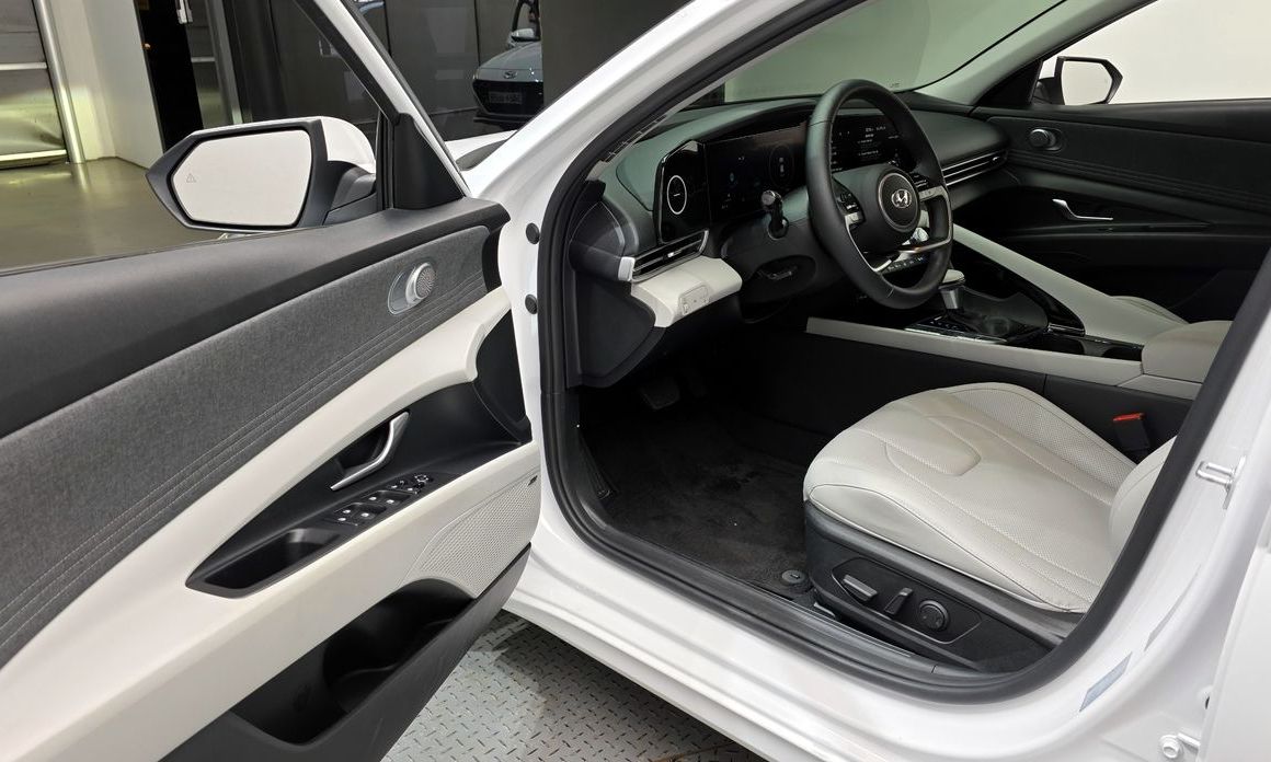 Hyundai AVANTE 2022