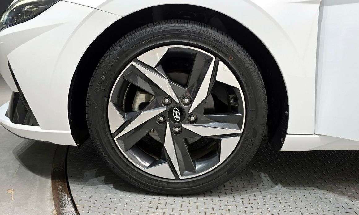 Hyundai AVANTE 2022