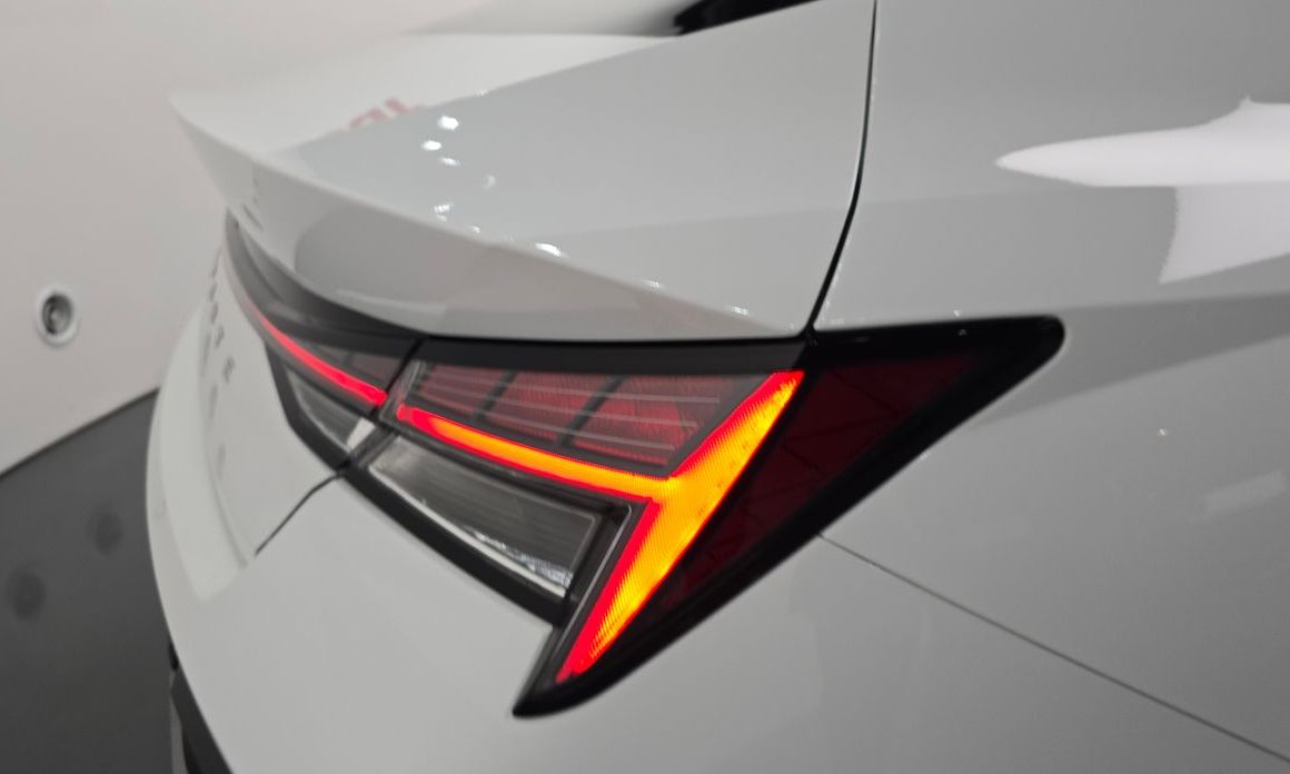 Hyundai AVANTE 2025