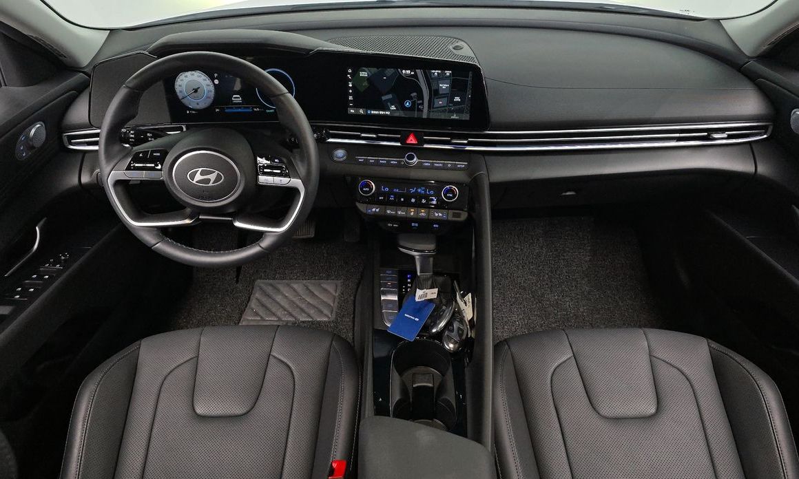 Hyundai AVANTE 2025
