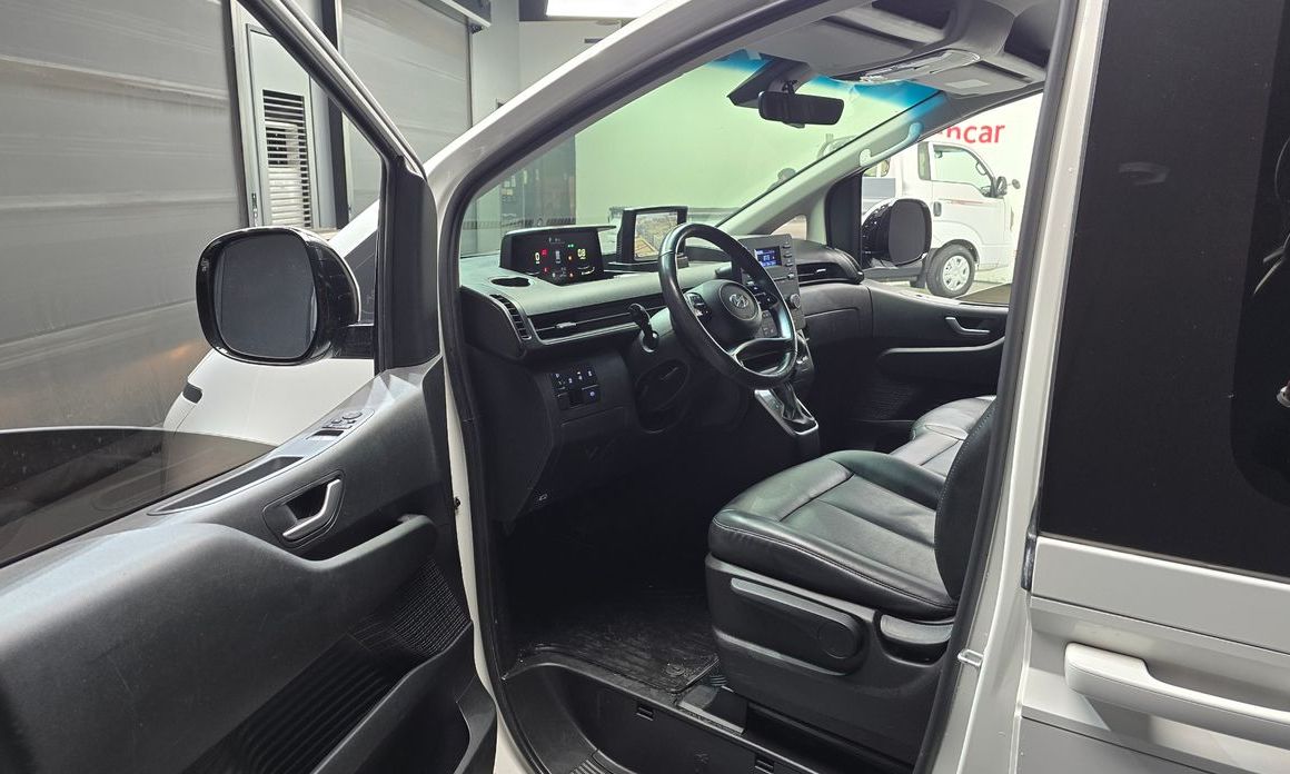 Hyundai Staria 2023