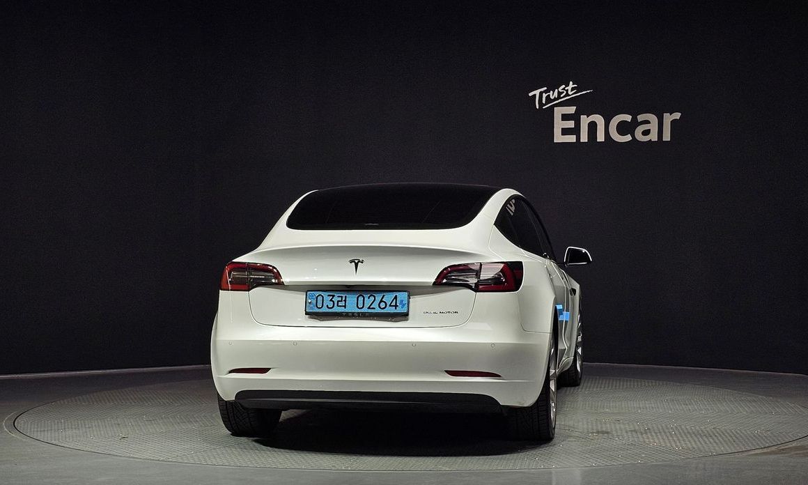 Tesla Model 3 2021
