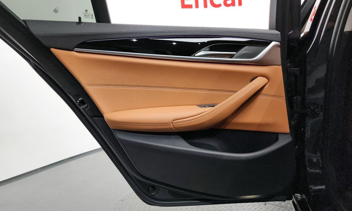 BMW 5-Series 2020