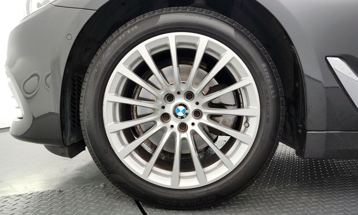 BMW 5-Series 2020
