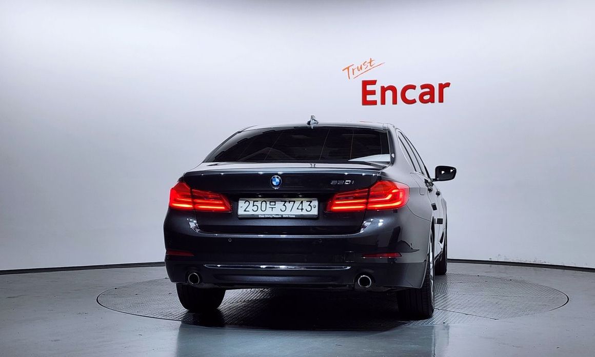 BMW 5-Series 2020