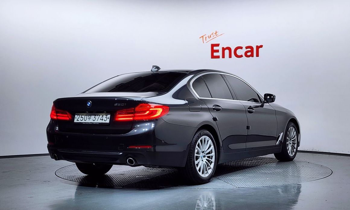 BMW 5-Series 2020