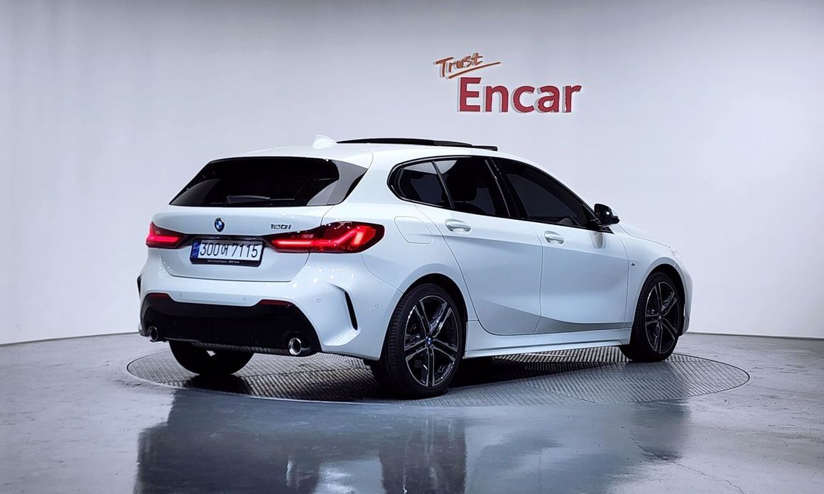 BMW 1-Series 2023