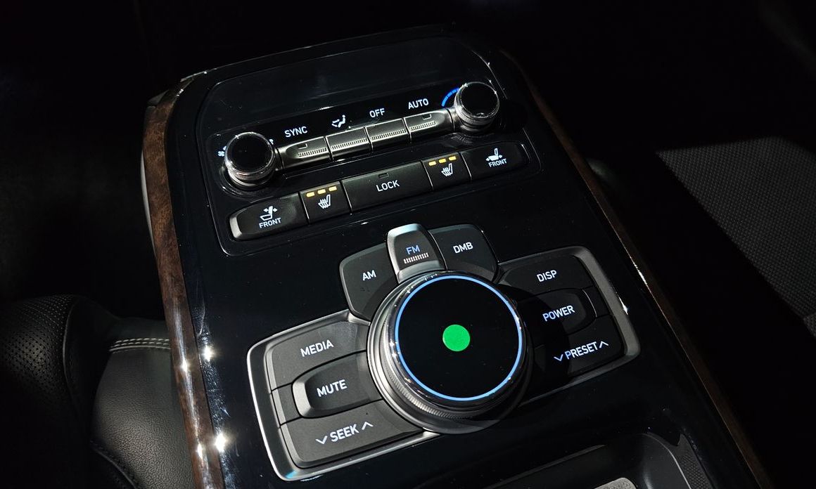 Genesis EQ900 2016