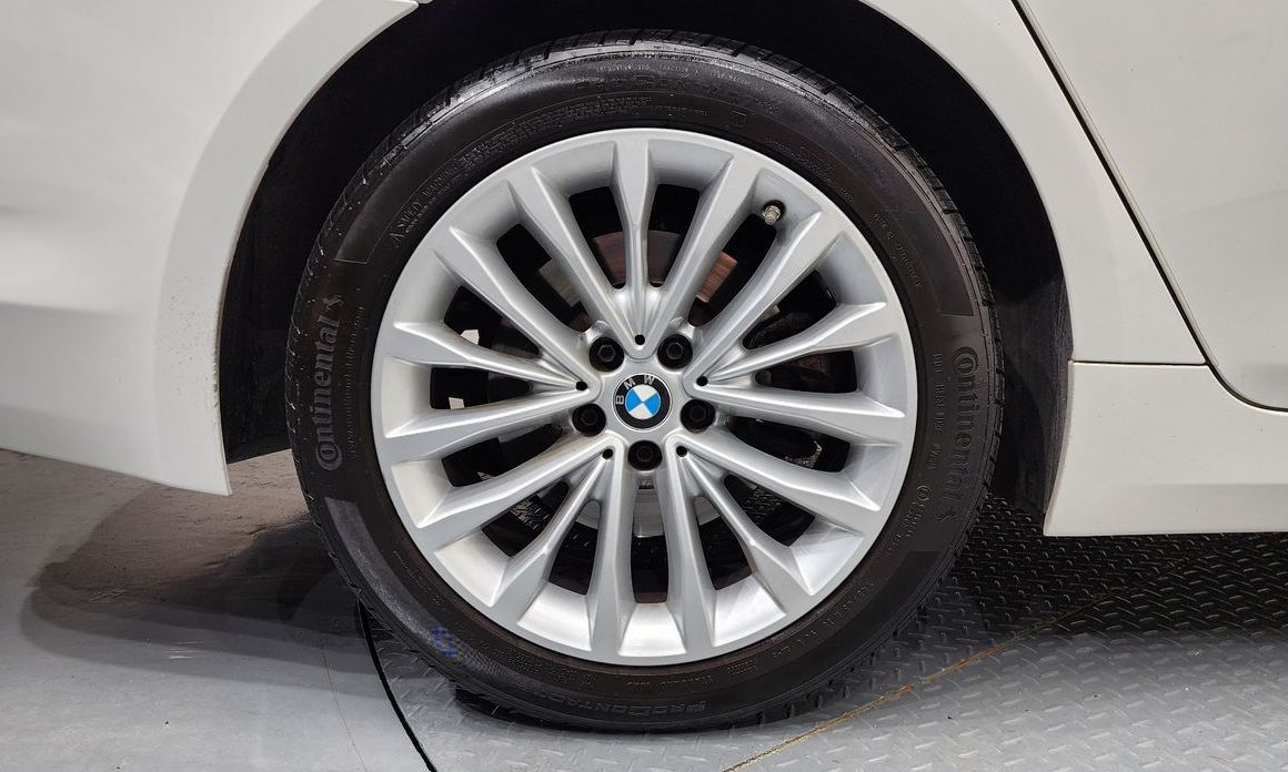 BMW 5-Series 2019