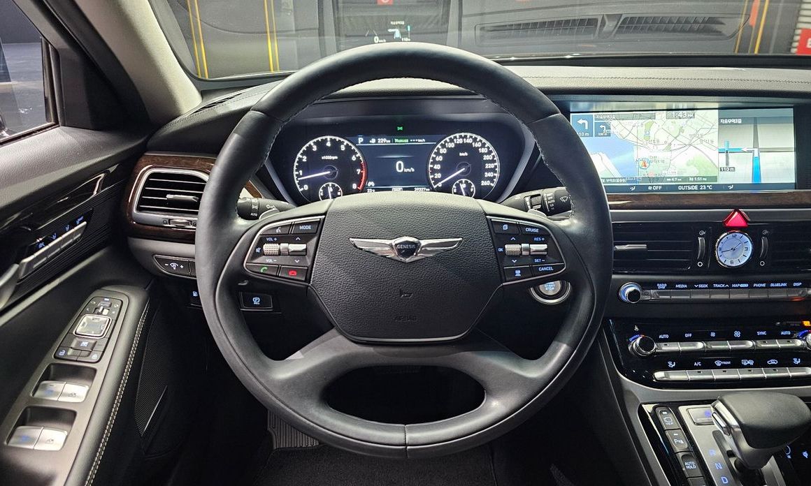 Genesis EQ900 2016