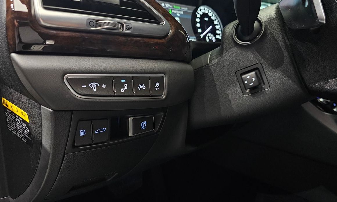 Genesis EQ900 2016