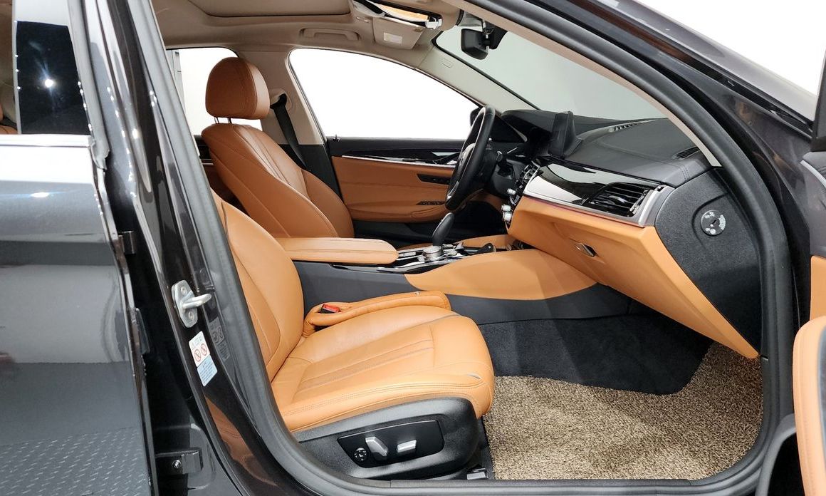 BMW 5-Series 2020