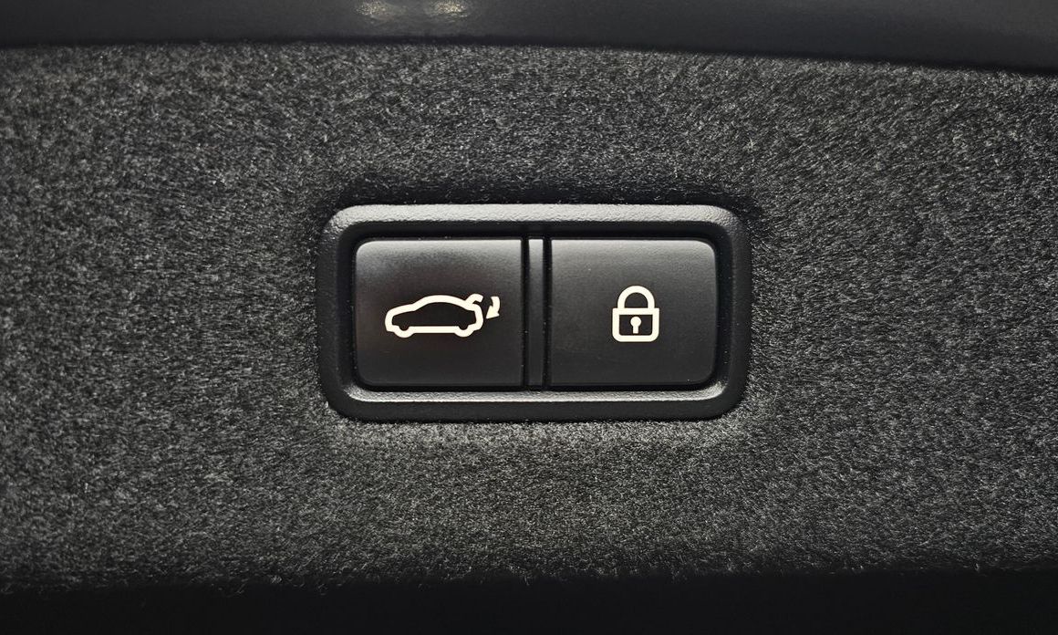 Genesis EQ900 2016