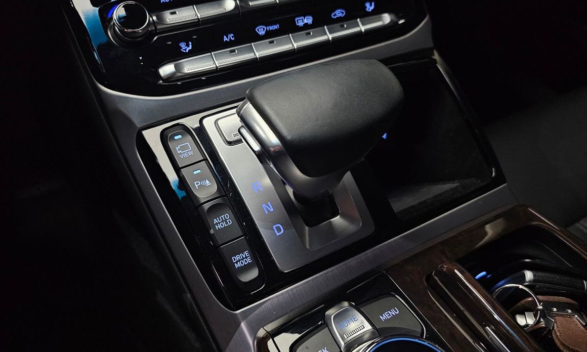 Genesis EQ900 2016