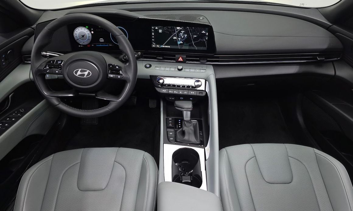Hyundai AVANTE 2025