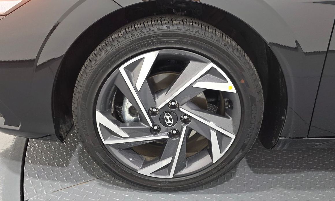 Hyundai AVANTE 2025