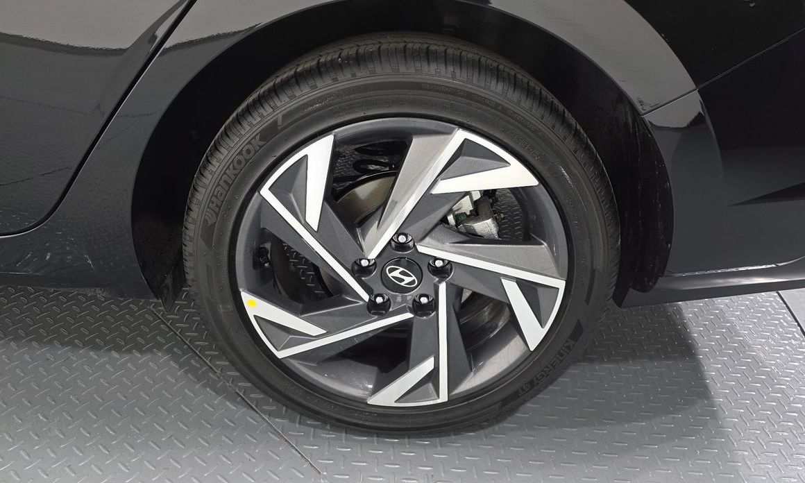 Hyundai AVANTE 2025