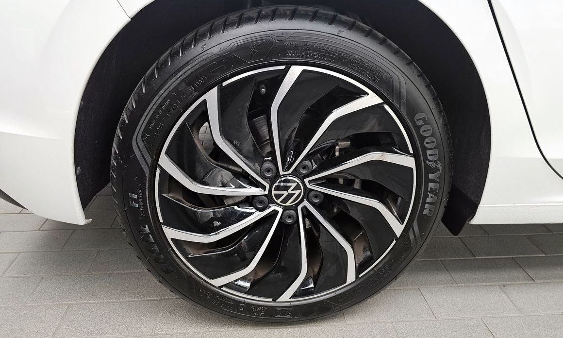 Volkswagen Golf 2024