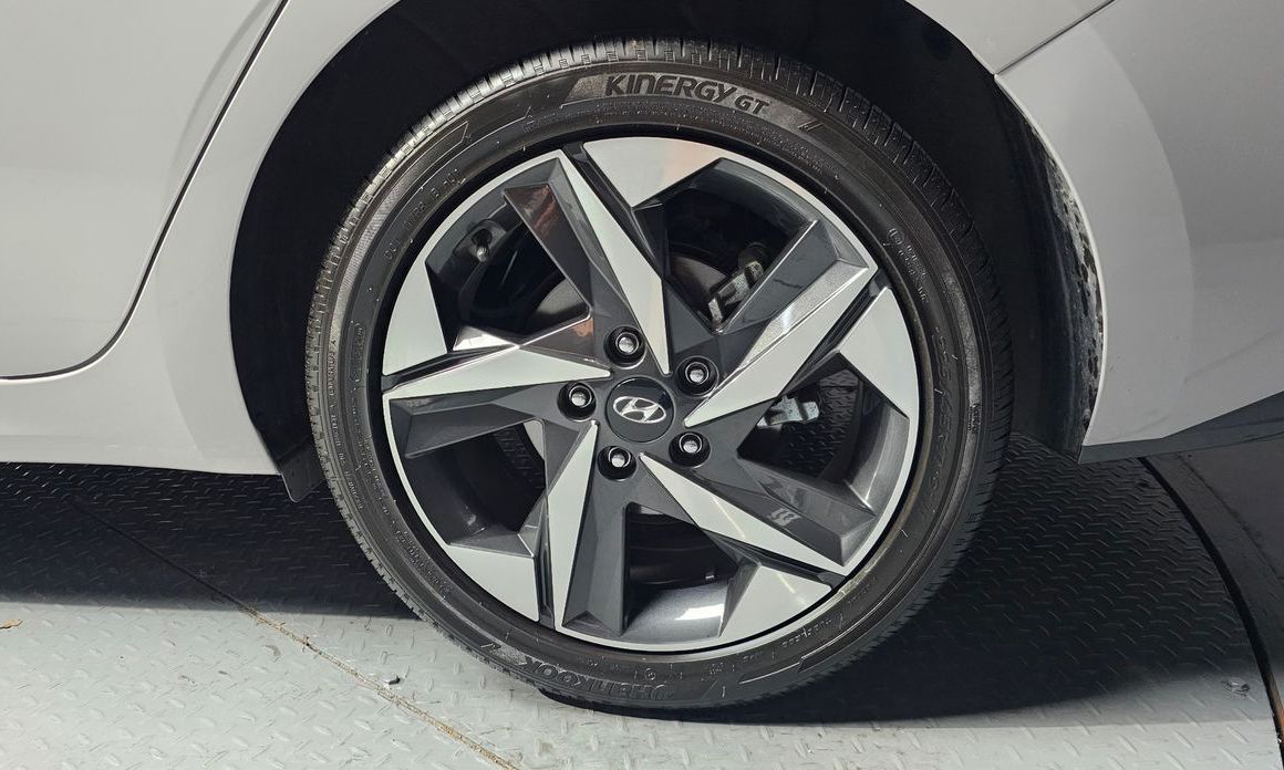Hyundai AVANTE 2022