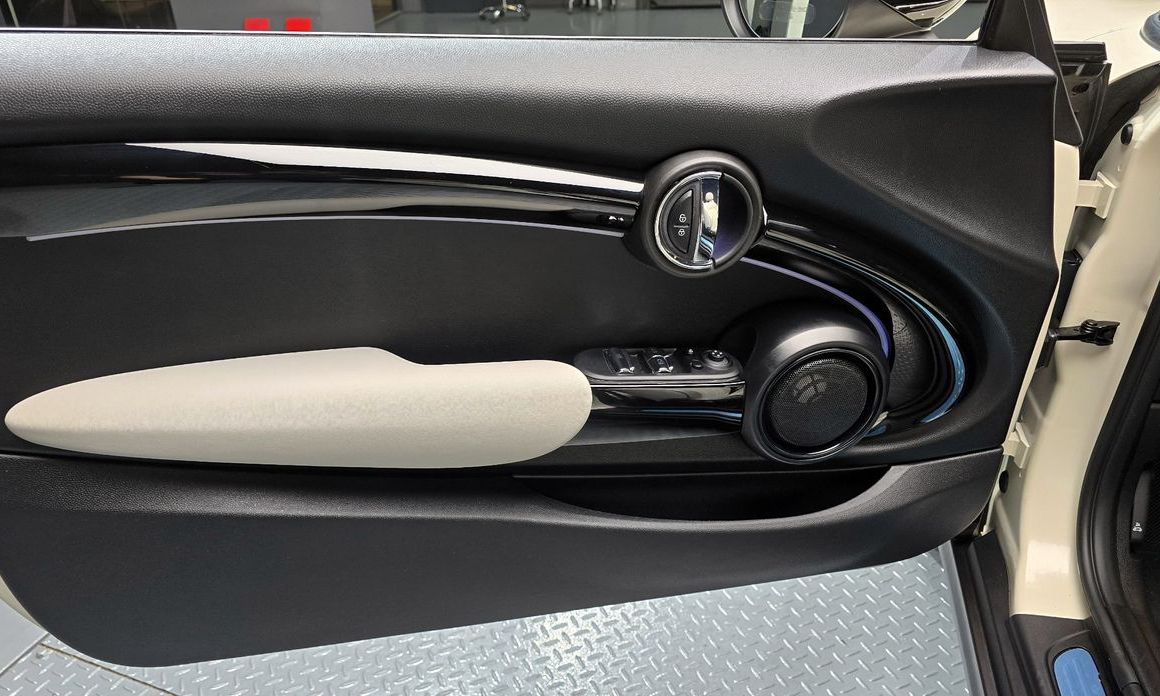 Mini Cooper Convertible 2023
