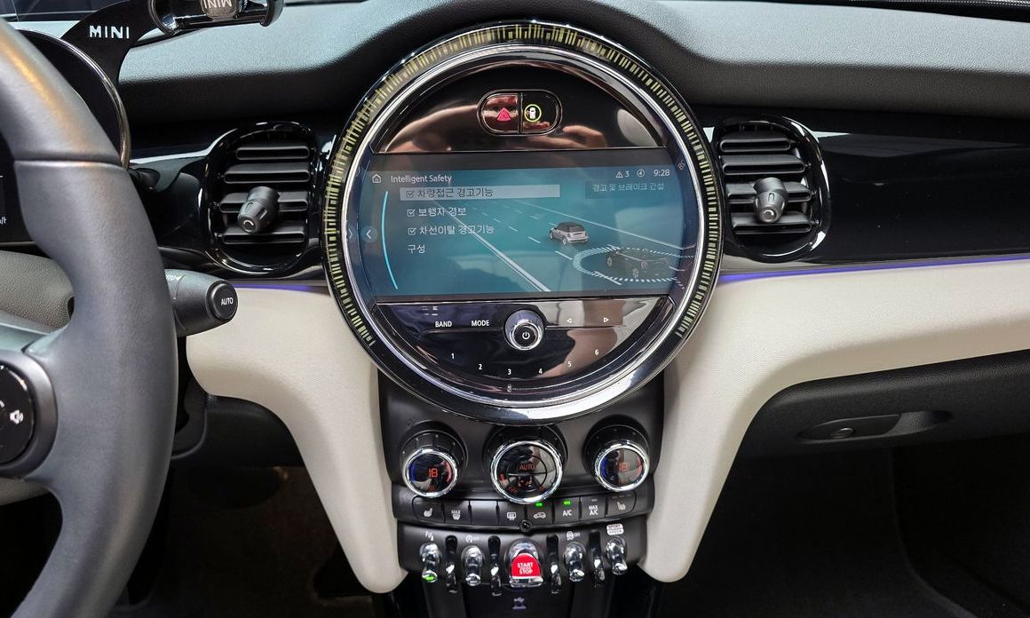 Mini Cooper Convertible 2023