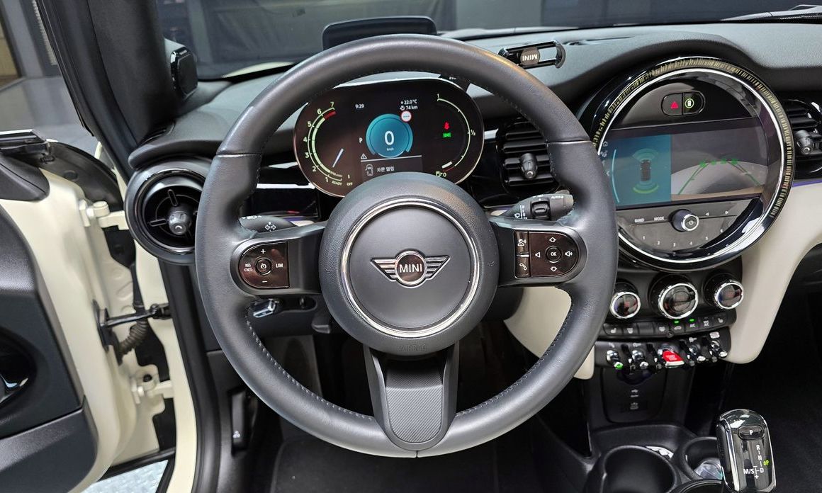 Mini Cooper Convertible 2023