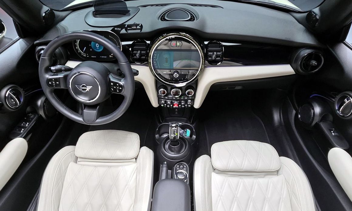 Mini Cooper Convertible 2023