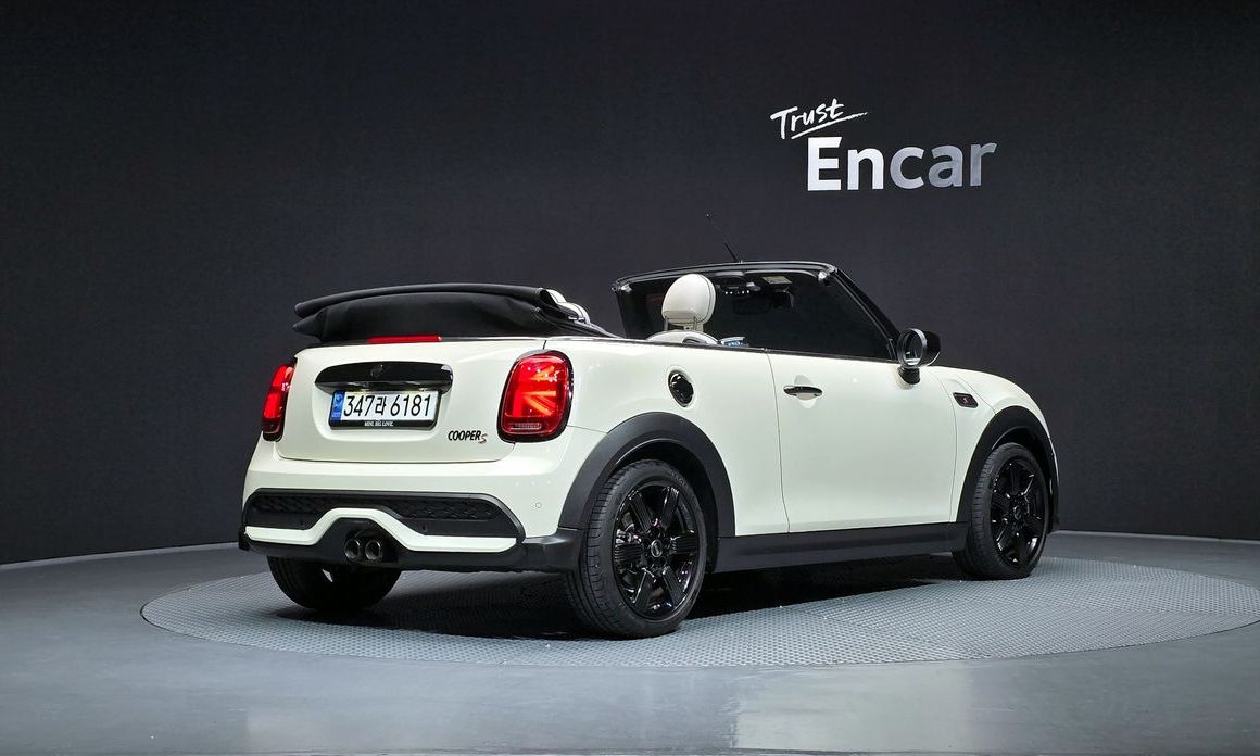 Mini Cooper Convertible 2023