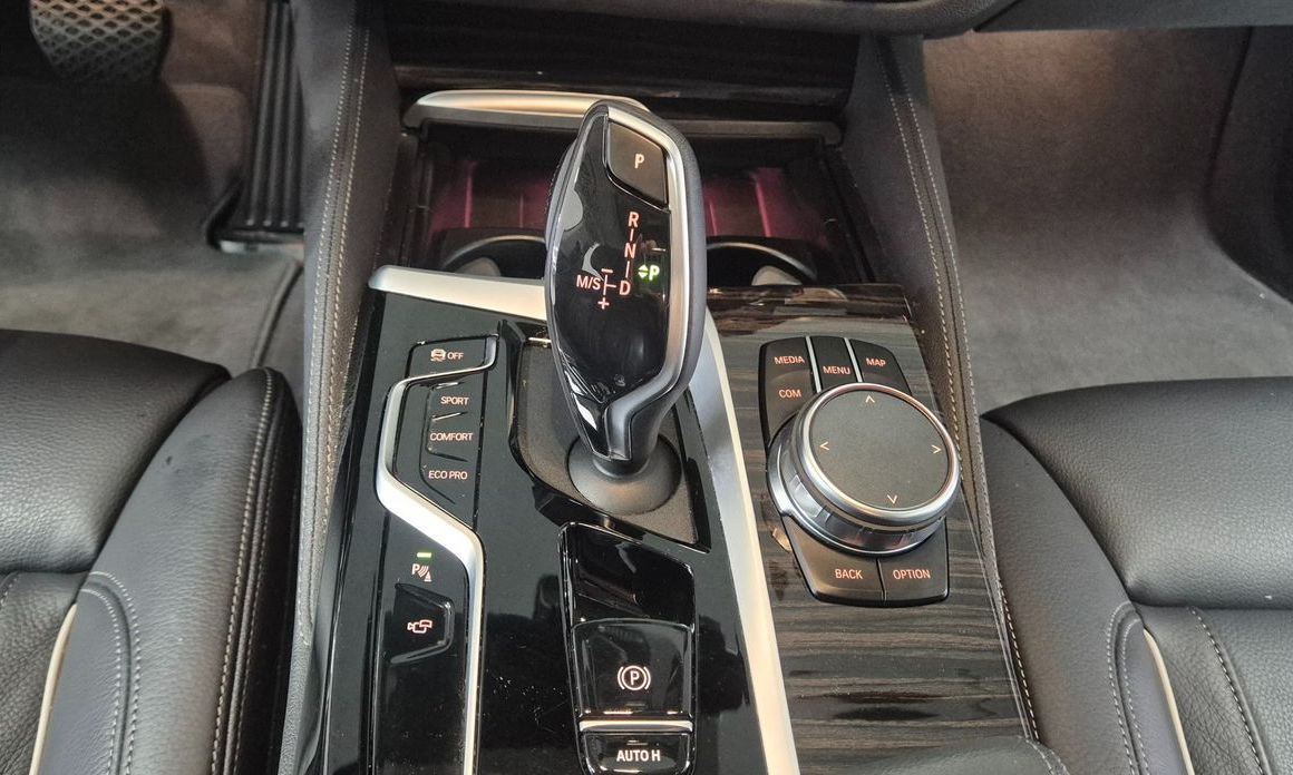 BMW 5-Series 2023