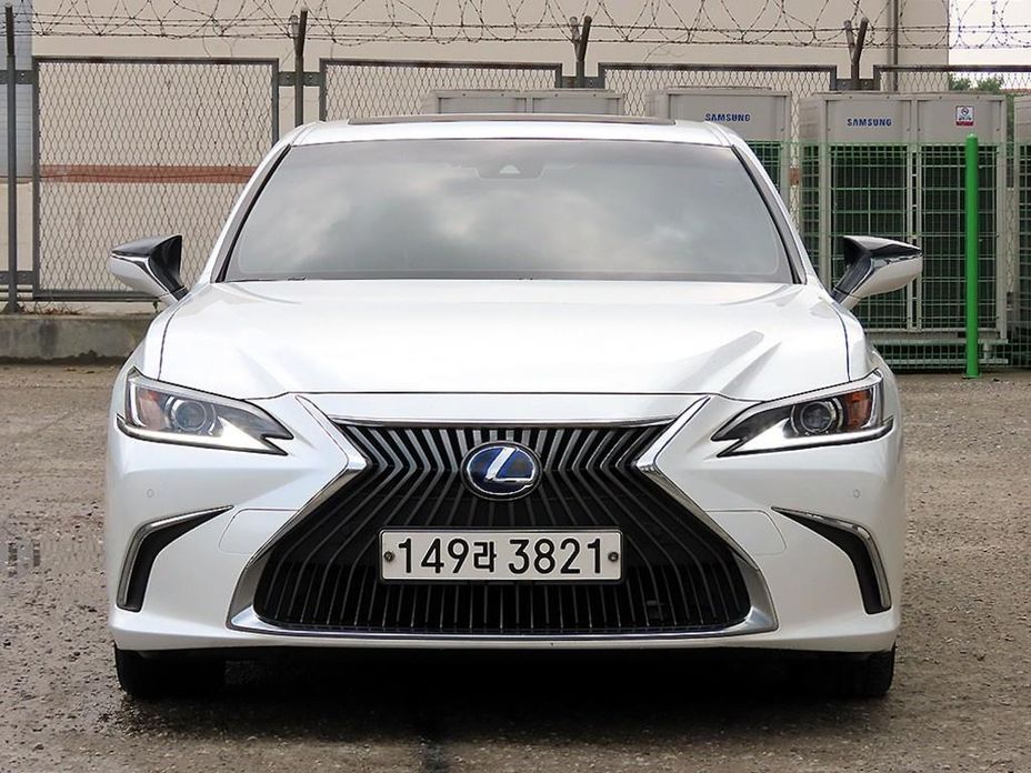 Lexus ES 2020