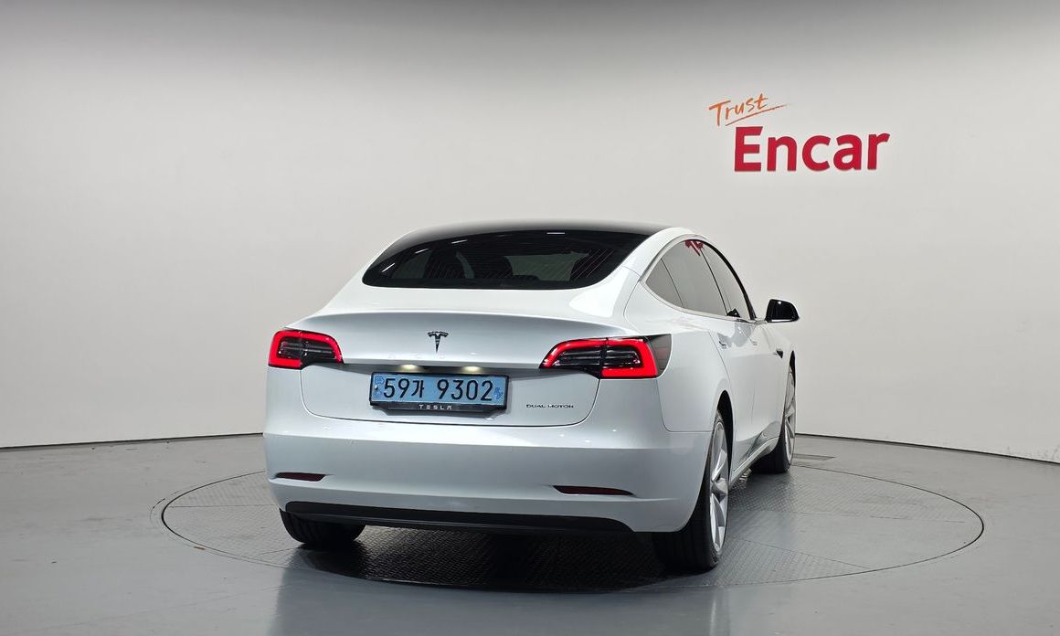 Tesla Model 3 2020