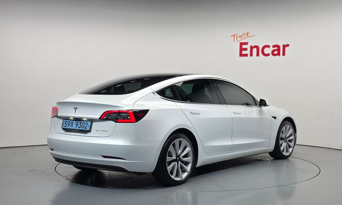 Tesla Model 3 2020