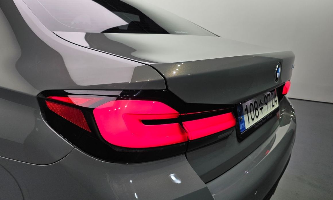 BMW 5-Series 2021