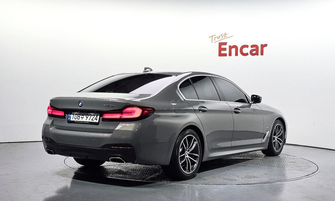 BMW 5-Series 2021