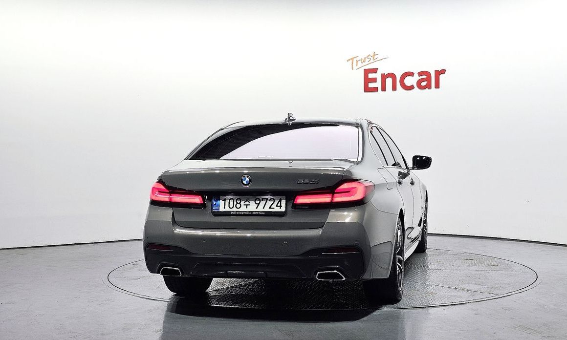 BMW 5-Series 2021
