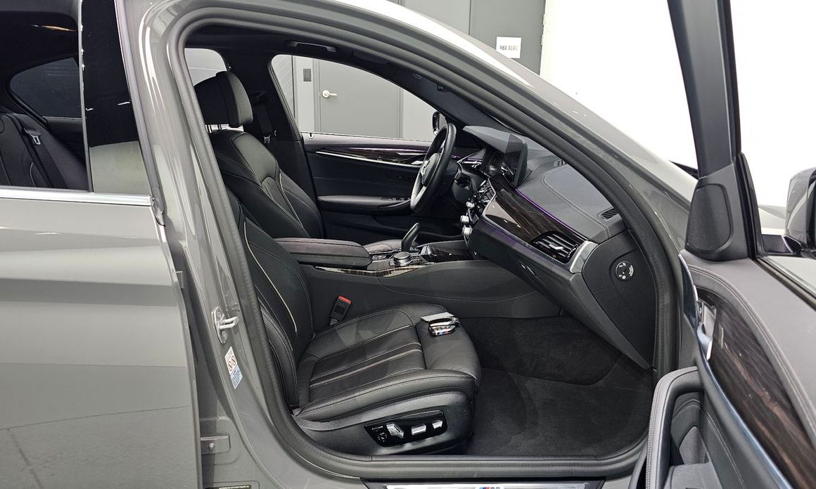 BMW 5-Series 2021