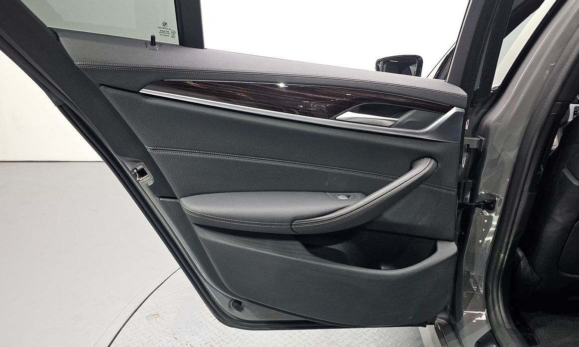 BMW 5-Series 2021