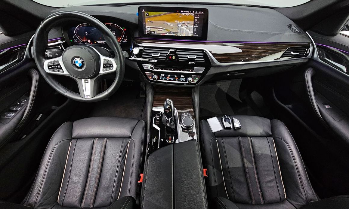 BMW 5-Series 2021