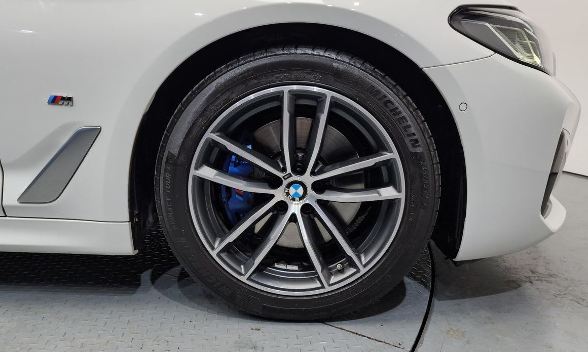 BMW 5-Series 2022