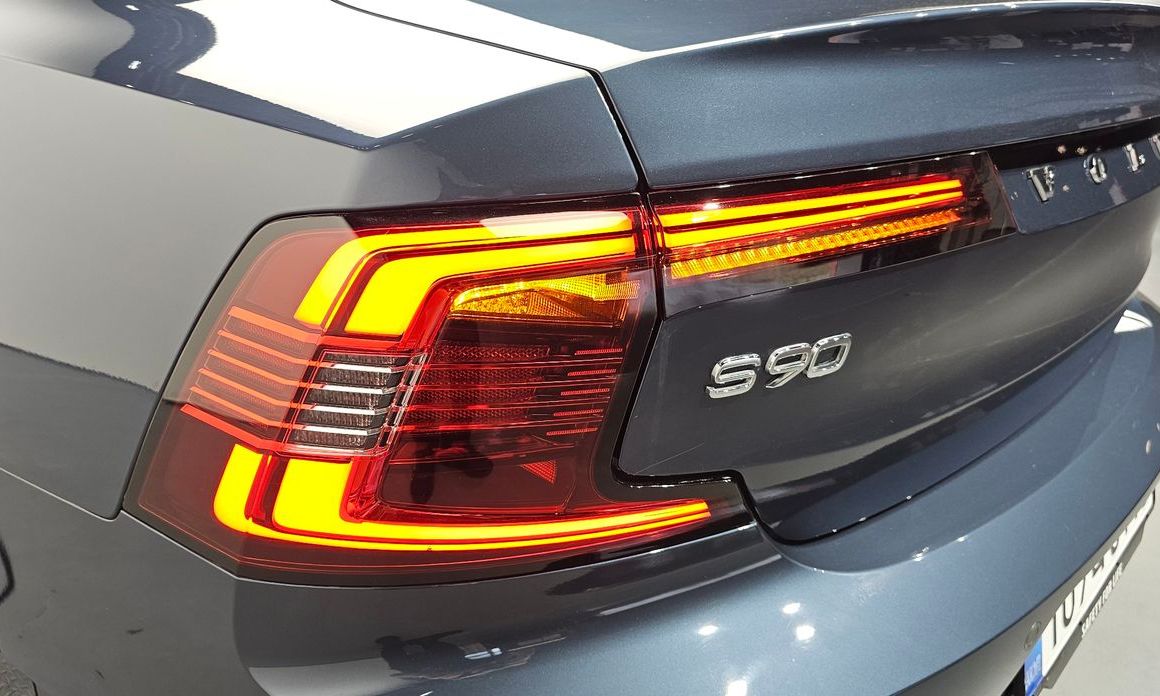 Volvo S90 2023