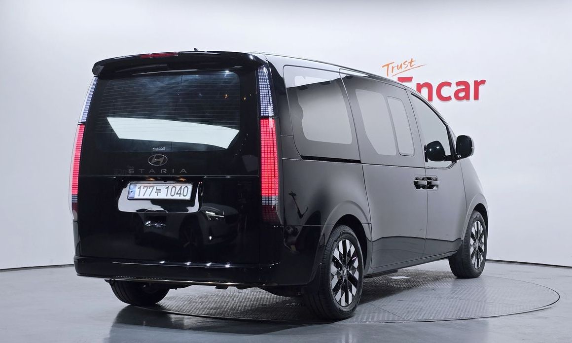 Hyundai Staria 2025