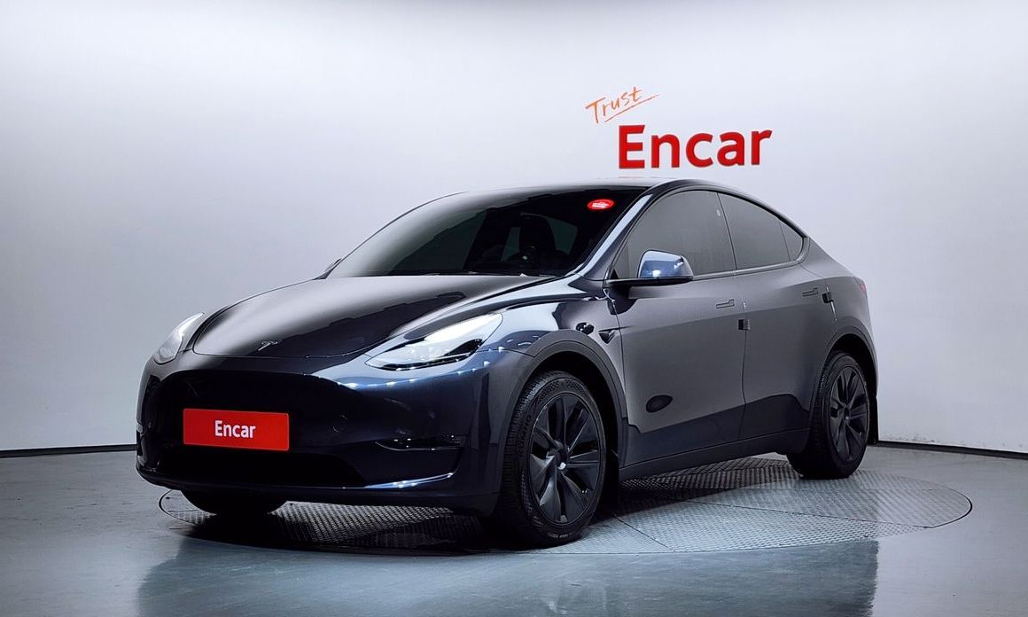 Tesla Model Y 2024