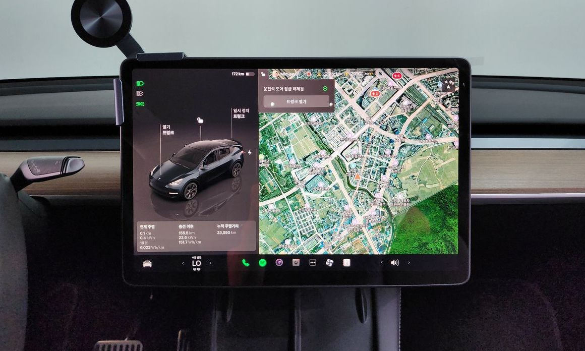 Tesla Model Y 2024