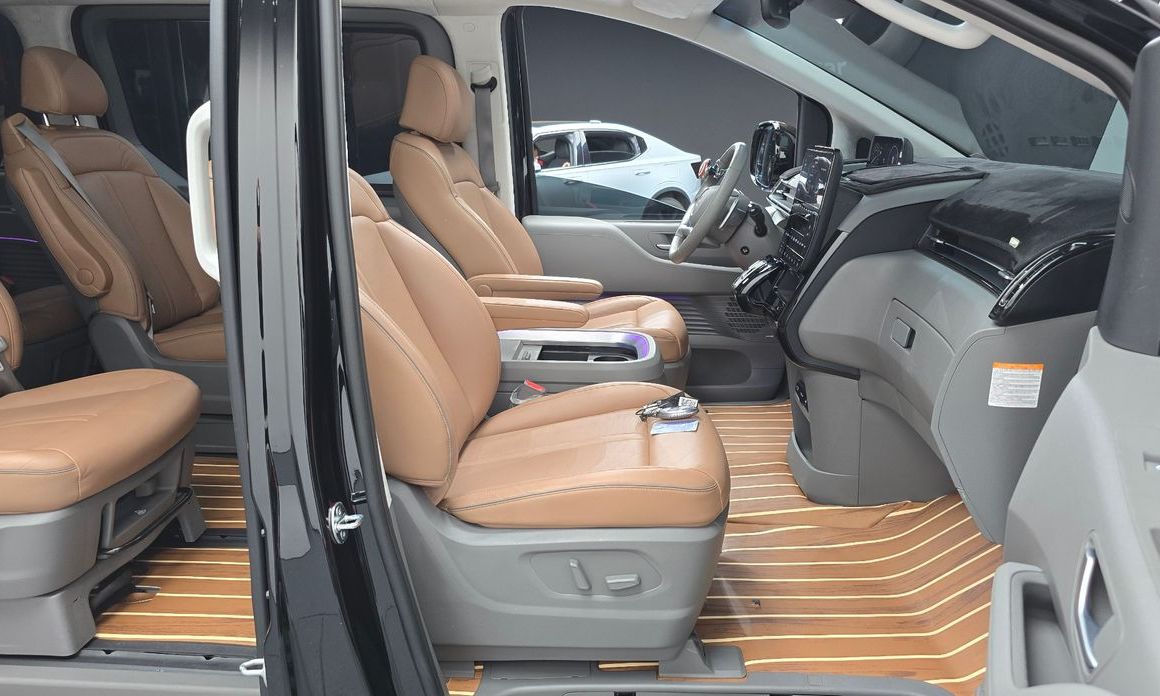 Hyundai Staria 2025